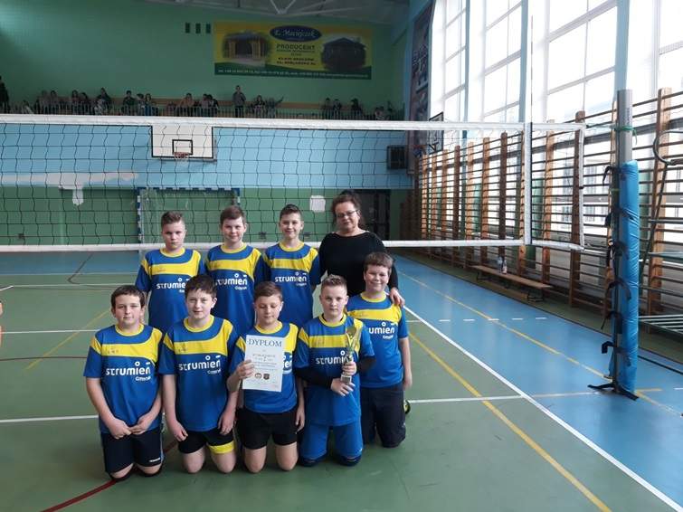 Uczniowie ze szkoły w Drogomyślu